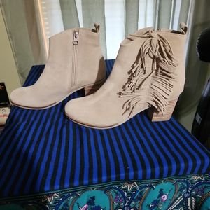 Matisse Casual Fringe Boot Worn Once Size 7.5
